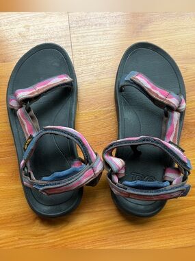 Teva Youth Hurricane XLT2 Vista Blue Indigo Size 3